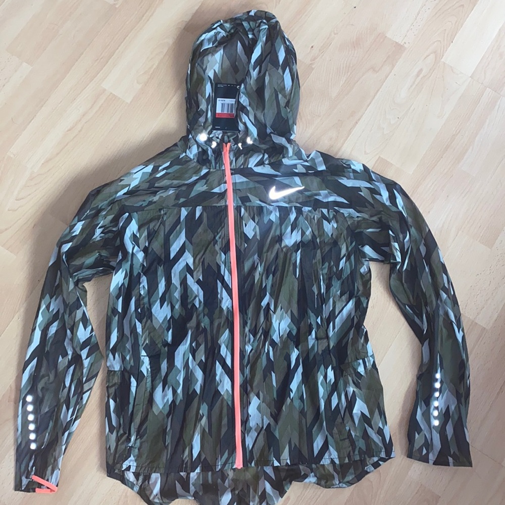nike camo windbreaker